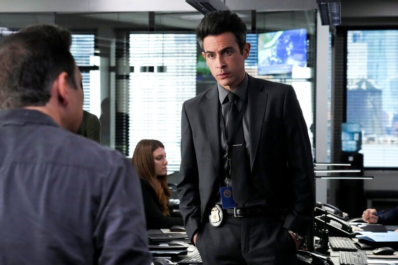 When a deadly truck heist arms the killers with enough ammonium nitrate to construct a massive bomb, the team discovers a link to a terrorist group Maggie is working to infiltrate. Pictured: John Boyd as Special Agent Stuart Scola. – Bild: Bennett Raglin /​ CBS ENTERTAINMENT /​ CBS Broadcasting Inc.