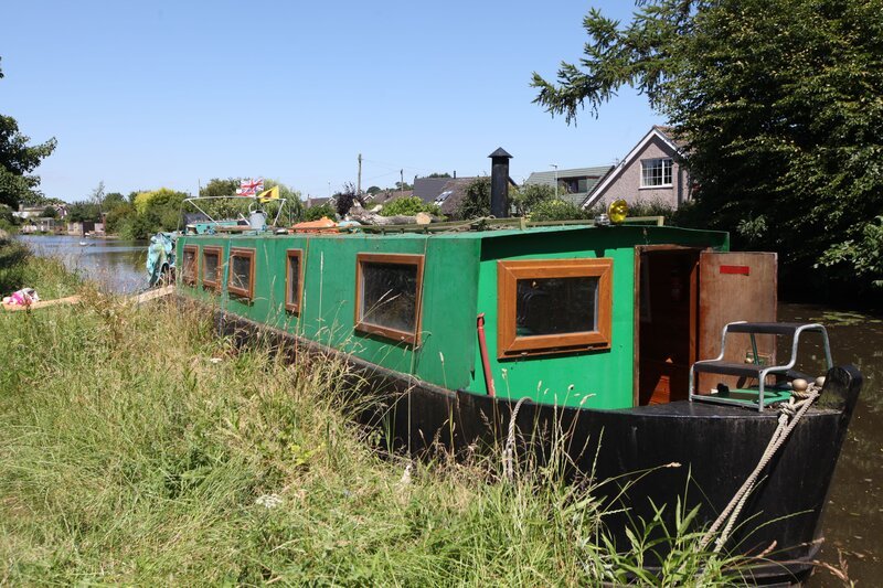 Hausboot   +++ – Bild: RTL /​ Plum Pictures Limited /​ 2019 /​ Vom Burgerwagen zur Prosecco-Bar