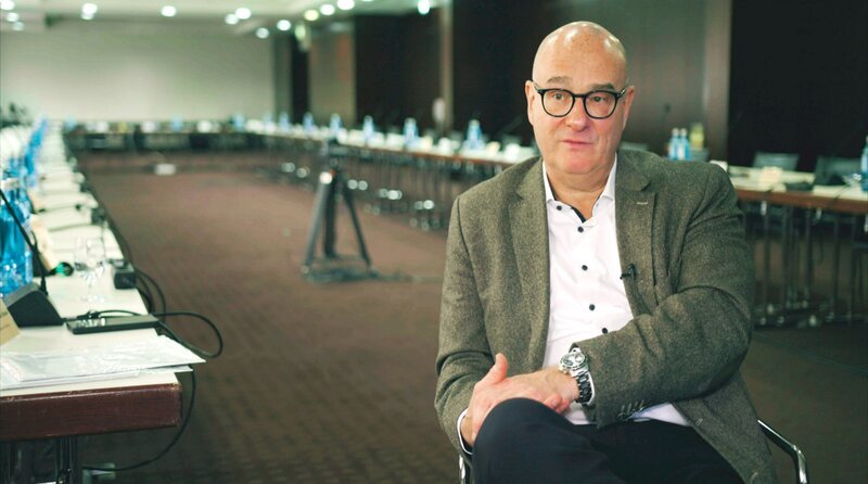 Kriminalhauptkommissar Dirk Peglow erklärt, warum diese Straftaten so schwer aufzuklären sind – Bild: MDR