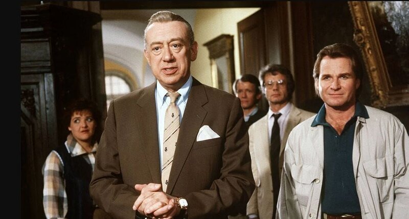 vorne, l-r: Stephan Derrick (Horst Tappert), Harry Klein (Fritz Wepper) – Bild: Heimatkanal