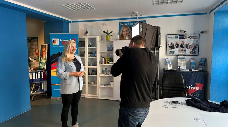  Caroolin Bachmann AfD-Wahlkreisbüro Mittweida  – Bild: MDR/​SAVIDAS