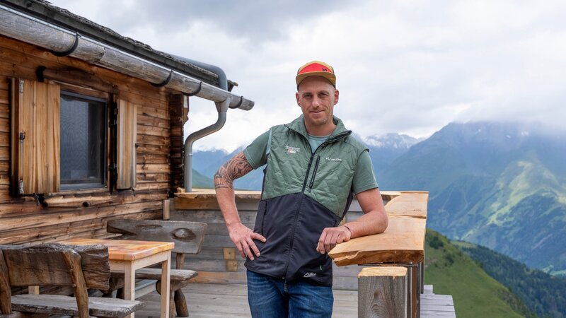 Thomas Tschoner Hüttenwirt Zupalseehütte. – Bild: ServusTV /​ Eduardo Gellner
