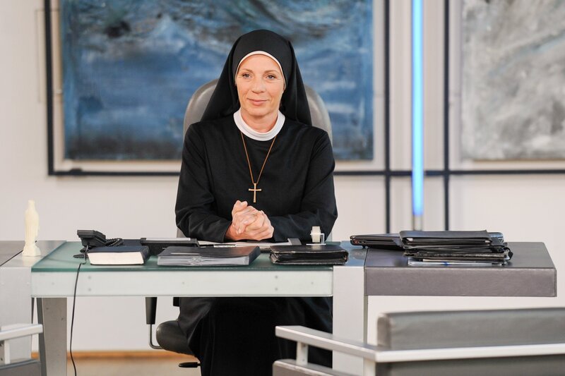 Nina Hoger (Oberin Theodora). – Bild: ORF 2