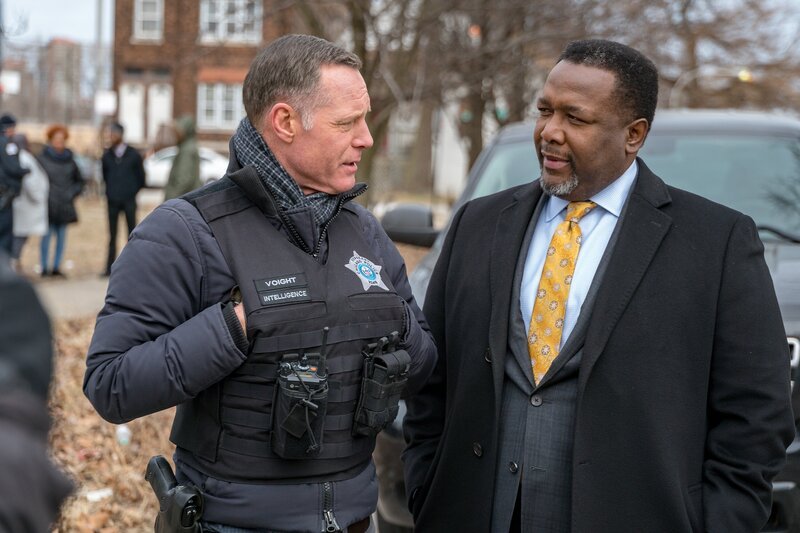 Hank Voight (Jason Beghe, l.) und Ray Price (Wendell Pierce, r.) – Bild: RTL