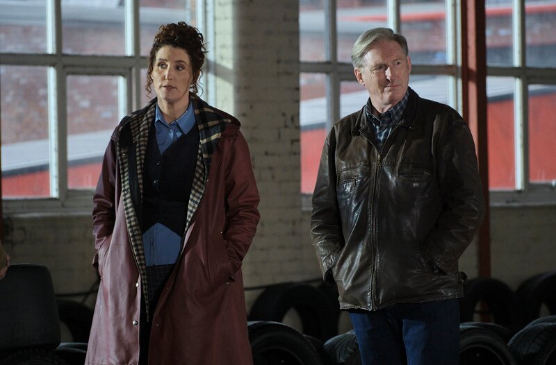 Alex Ridley (Adrian Dunbar, l.), Alex Ridley (Adrian Dunbar, r.) – Bild: WDR/​West Road Pictures/​All3Media International