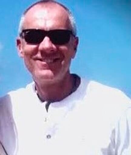 Larry A. Fenton – Bild: ZLWblueant MIM_TX8_STILLS_REBECC /​ back2back