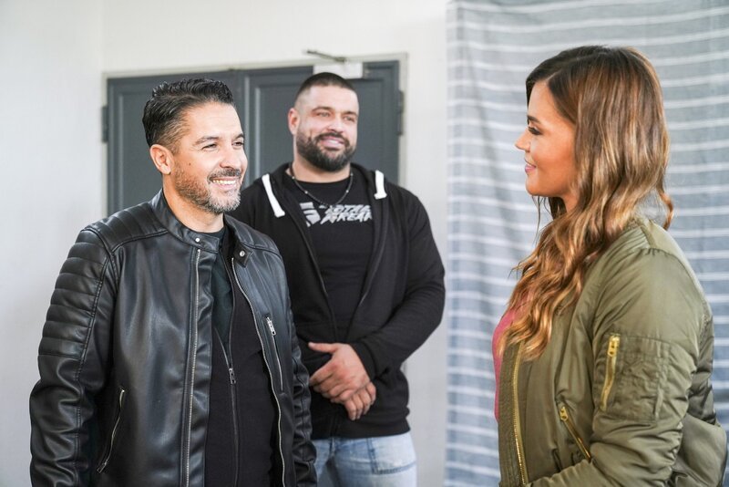 Wird sich Melli (Marie Noé) von Tarek (Haydar Kizay, l.) einwickeln lassen? Bodyguard (Jakov Maksimovic) – Bild: RTL (DE)