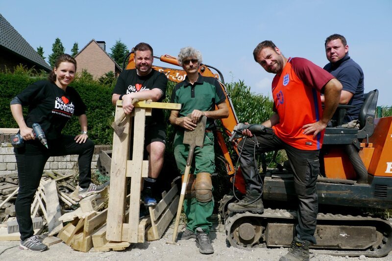 V.l.: Josefine, Markus, Ralf, Claus und Henrik – Bild: RTL /​ Tokee Bros.