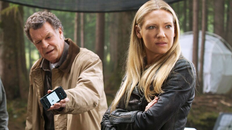 Walter Bishop (John Noble), FBI-Agentin Olivia Warren (Anna Torv) – Bild: HBO