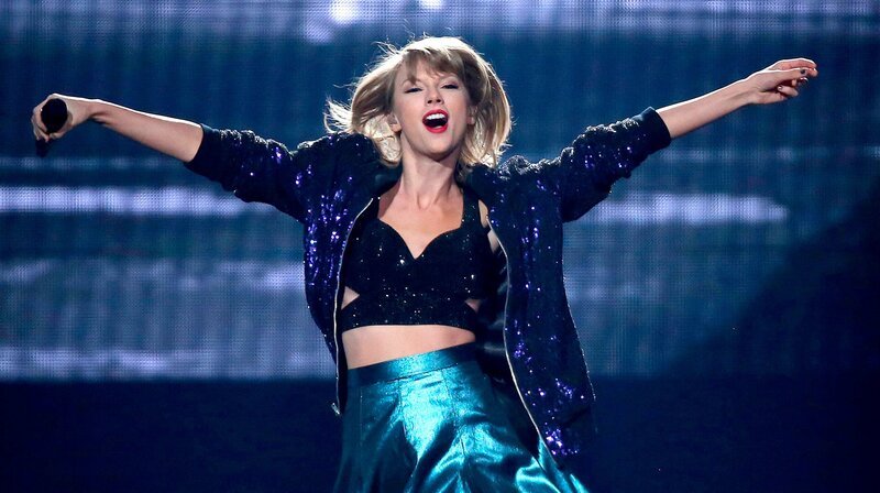 Taylor Swift bei einem Auftritt in Minnesota, USA. – Bild: SWR/​IMAGO/​ZUMA Press Wire