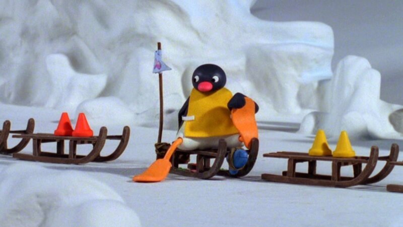 Guetnachtgschichtli Pingu Staffel 6 Folge 5 Pingu – Der Schlittenführerschein: Pingu bei der Schlittenprüfung. – Bild: SRF/​Joker Inc., d.b.a., The Pygos Group