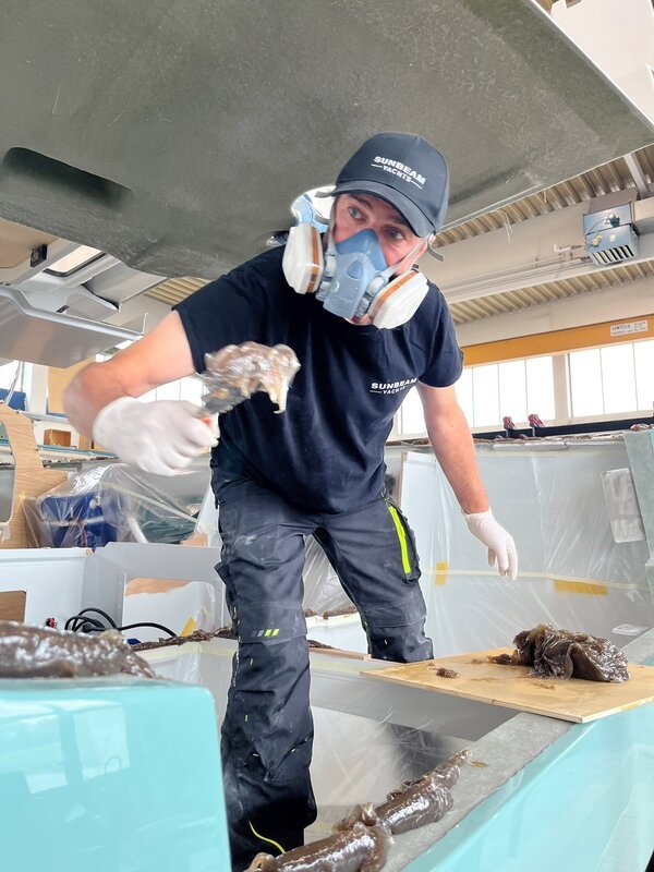 Sunbeam Watersports GmbH, Mitarbeiter. – Bild: ORF/​Landesstudio Salzburg/​Claudia Weaver