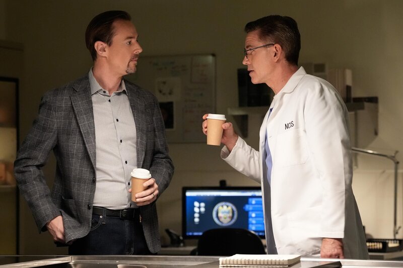 Timothy McGee (Sean Murray, l.); Jimmy Palmer (Brian Dietzen, r.) – Bild: CBS Broadcasting, Inc.