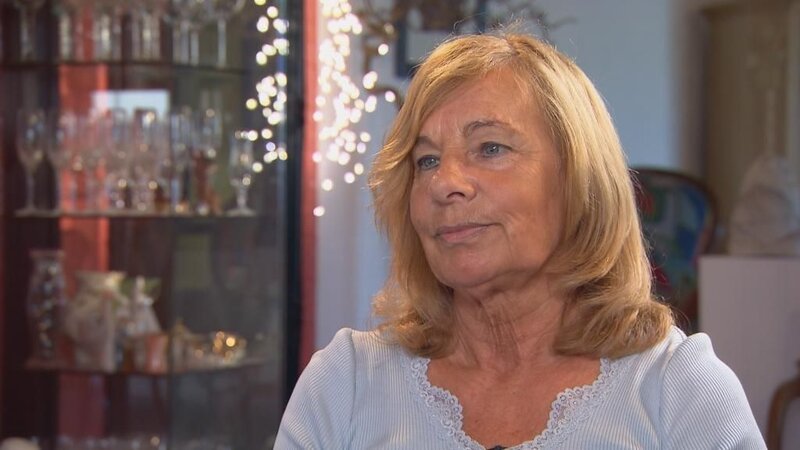 Renate bitte Julia Leischick um Hilfe. Sie möchte nach Jahrzehnten endlich ihren kleinen Bruder wiedersehen. Keine leichte Aufgabe für Julia … – Bild: © SAT.1