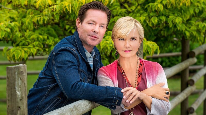 Teryl Rothery als Grace Sherman (r.) – Bild: AXN White