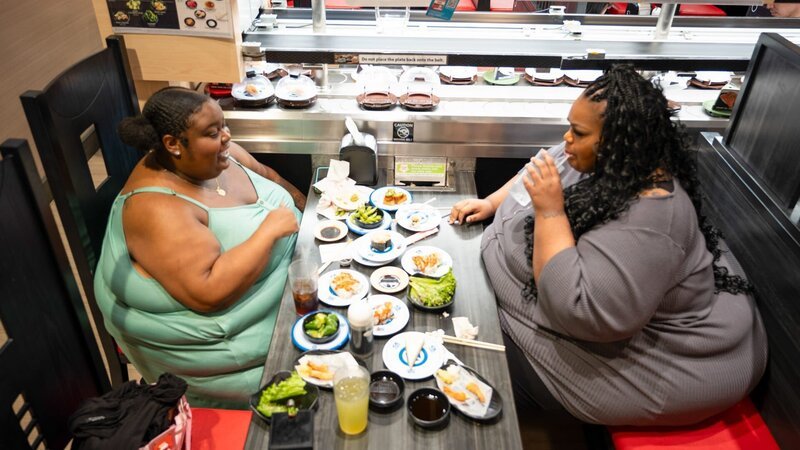Nesha Harris & Jasmine Wallace eating sushi. – Bild: TLC (DEUT)