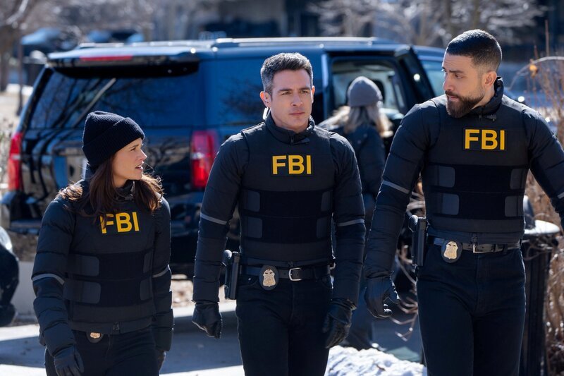 Pictured (L-R): Missy Peregrym as Special Agent Maggie Bell, John Boyd as Special Agent Stuart Scola, and Zeeko Zaki as Special Agent Omar Adom „OA“ Zidan. – Bild: Bennett Raglin /​ CBS/​Paramount