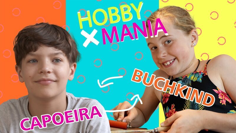 Juri tauscht sein Hobby Capoeira gegen Fionas Leidenschaft für Bücher. – Bild: MDR/​Cine Impuls