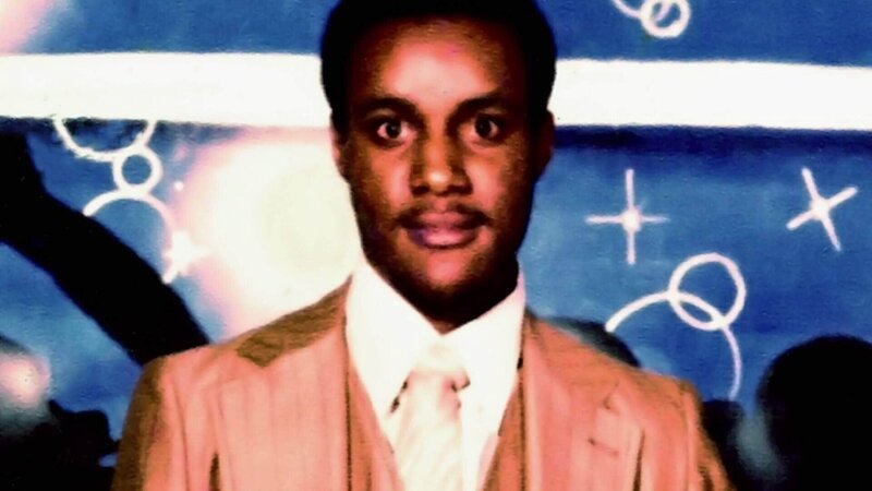 Was geschah wirklich in der Nacht vom 20. November 2000? Wer könnte ein Motiv gehabt haben, Derrick Tolliver zu ermorden? – Bild: SUPER RTL