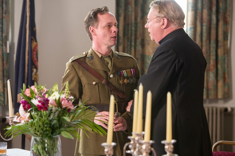 (v.li.): Jamie Ballard (Major David Rawlings), Mark Williams (Father Brown). – Bild: ORF/​BBC/​Gary Moyes