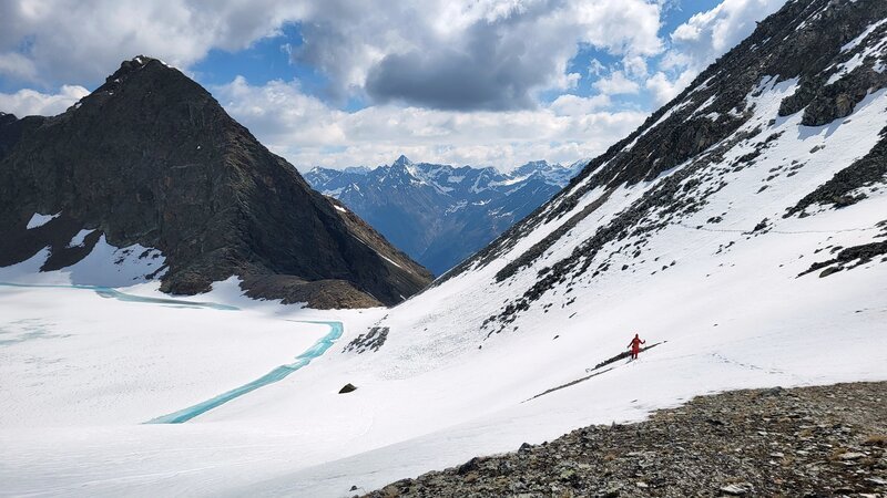 Rupert Voß in den Tiroler Alpen. – Bild: Stefan Panzner /​ BR