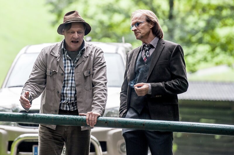 Harald Windisch (Josef Steininger) und Eisi Gulp (Ulrich Lentzenweger) – Bild: ORF/​BEO-Film/​Stefanie Leo