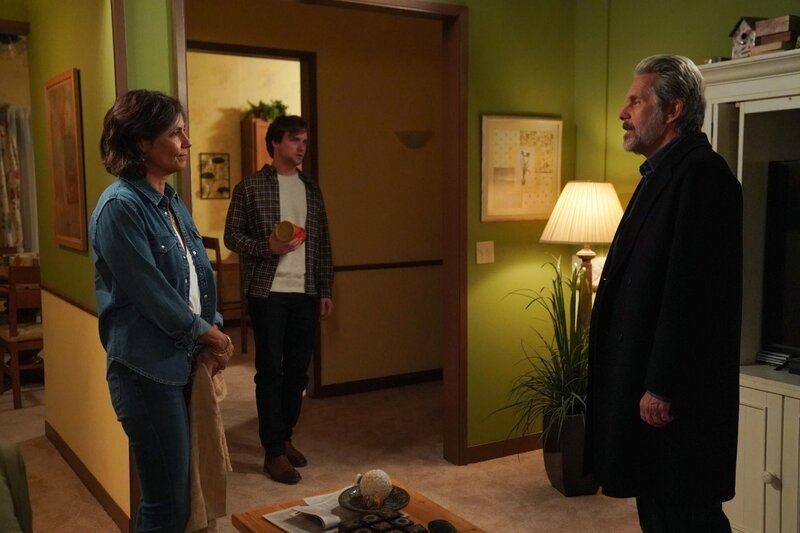 (v.l.n.r.) Joy Aaronson (Rachel Ticotin); Travis Jacobs (Austin Cauldwell); Alden Parker (Gary Cole) – Bild: Sonja Flemming