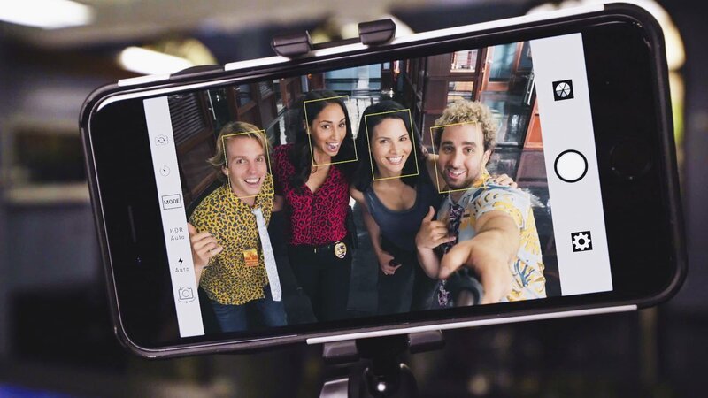 (v.l.n.r.) Scooter (Tom Allen); Tani Rey (Meaghan Rath); Quinn Liu (Katrina Law); Skeez (John Parr) – Bild: 2019 CBS Broadcasting, Inc. All Rights Reserved. Lizenzbild frei