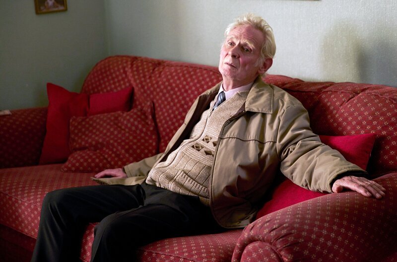 Reg (Karl Johnson) kennt sich bestens im Norden von London aus. – Bild: Mark Johnson
