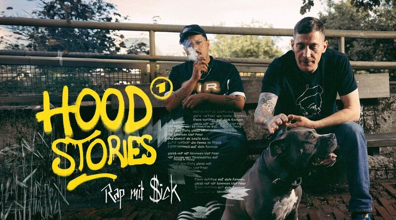Keyvisual. Für die Doku-Serie taucht Entertainer „$ick“ tief in urbane Brennpunkte ein und trifft auf vielversprechende Rap-Artists mit starken Geschichten. Im Bild: $ick (rechts) mit seinem Hund Eddi und Rapper Ucef (links) in Hamburgs Hood Mümmelmannsberg. – Bild: Roman Pawlowski /​ WDR /​ Tellux-Film GmbH
