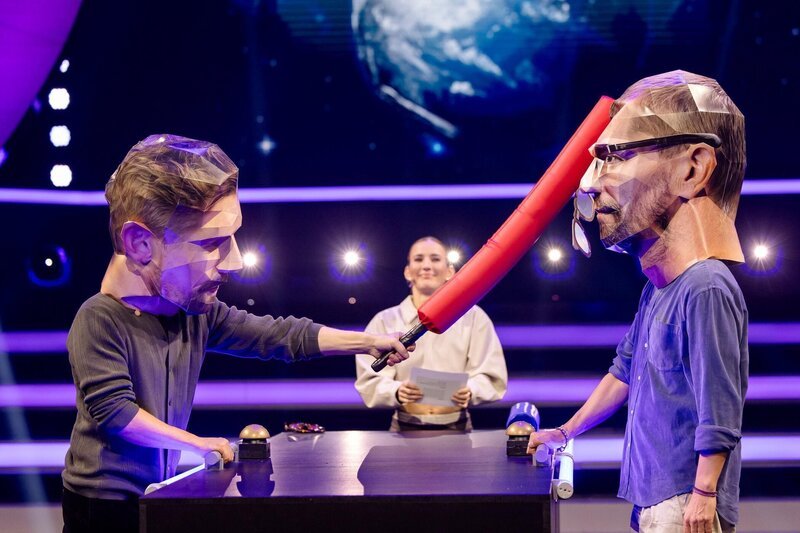 (v.l.n.r.) Klaas Heufer-Umlauf; Jeannine Michaelsen; Joko Winterscheidt – Bild: Joyn