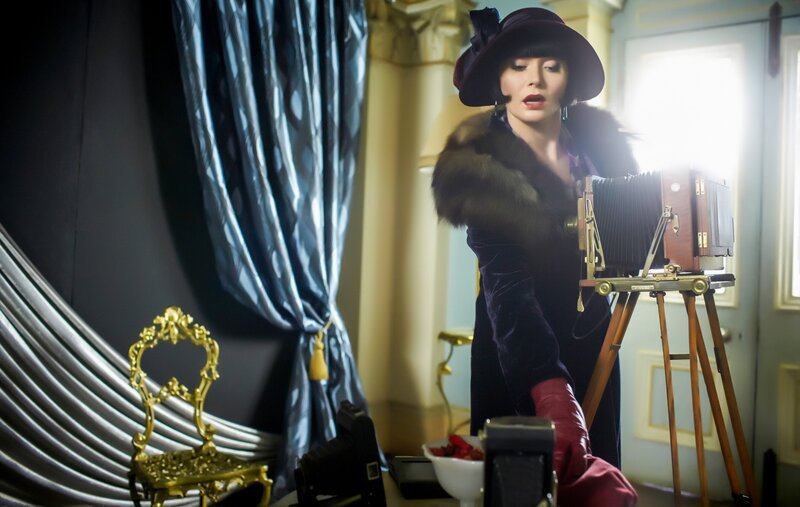 Essie Davis (Phryne Fisher). – Bild: ORF/​All3Media/​Every Cloud Productions/​Ben King
