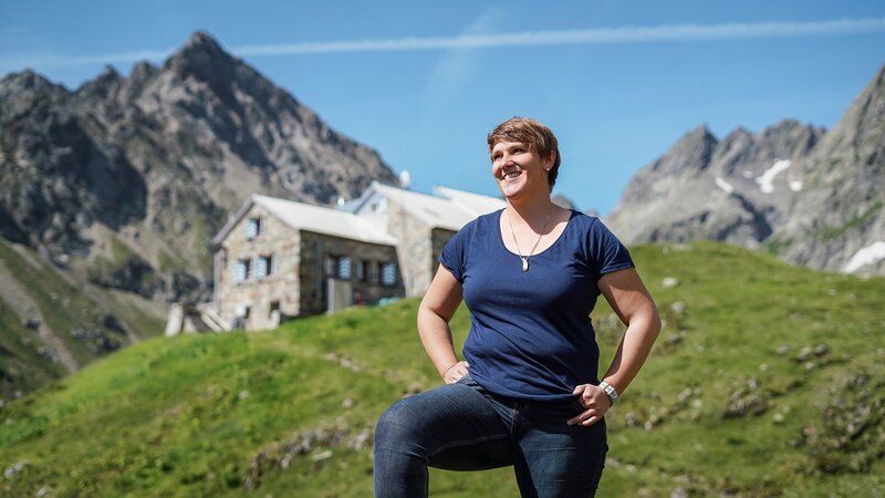 Andrea Furrer ist Hüttenwärtin der Leutschachhütte. – Bild: SRF