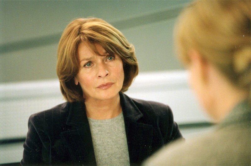 Eva Maria Prohacek (Senta Berger) lässt nicht locker. – Bild: ORF III