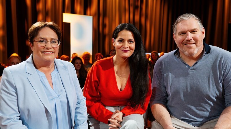 Magdalena Martullo-Blocher, Moderatorin Olivia Röllin und Christian Stucki – Bild: SRF/​Alec Handschin /​ VIDEOTEAM