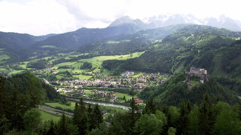Werfen und Burg Hohenwerfen. – Bild: ORF III