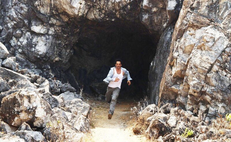 Largo (Tomer Sisley) auf der Suche nach Noom – Bild: ZDF