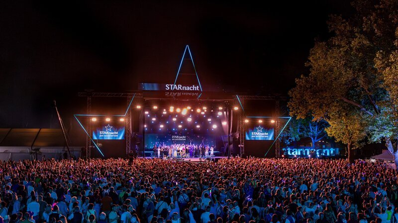 Großes Bühnen-Finale. – Bild: MDR/​ORF/​Peter Krivograd