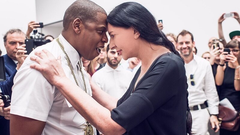 Jay-Z und Marina Abramović im Musikvideo „Picasso Baby“. – Bild: Arte
