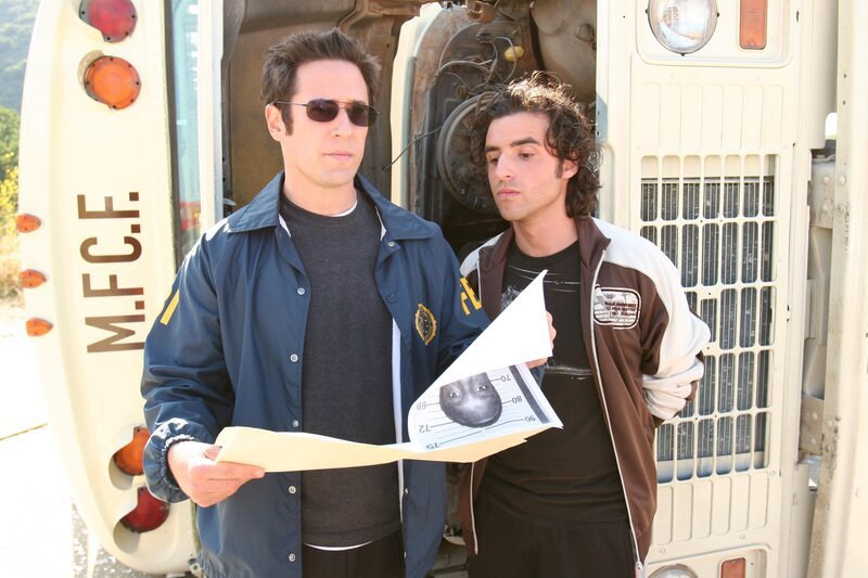 Gemeinsam versuchen Don (Rob Morrow, l.) und Charlie (David Krumholtz, r.) einen neuen Fall zu lösen … – Bild: Paramount Network Television