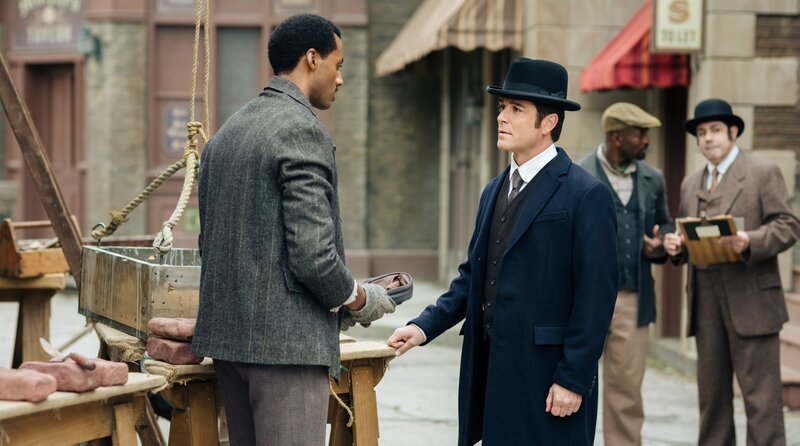 Nate Desmond (Jordan Johnson-Hinds, l.), Detective William Murdoch (Yannick Bisson, r.). – Bild: WDR/​Shaftesbury/​ITV Studios