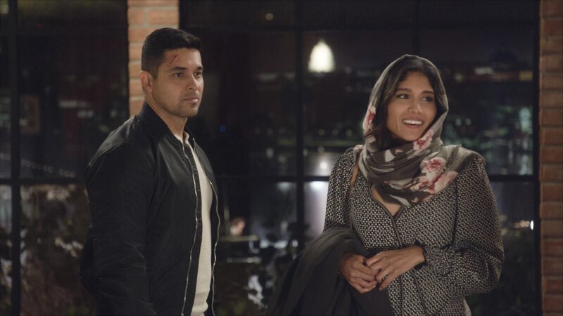 Nick Torres (Wilmer Valderrama); Veeda Rajab (Anisha Adusumilli, r.) – Bild: Kabel Eins