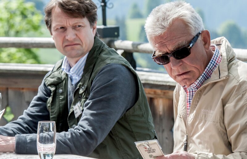 v.li.: Siegfried Hölzl (Stefan Krischke), Hannes Kofler (Heinz Marecek). – Bild: ORF/​BEO-Film/​Stefanie Leo
