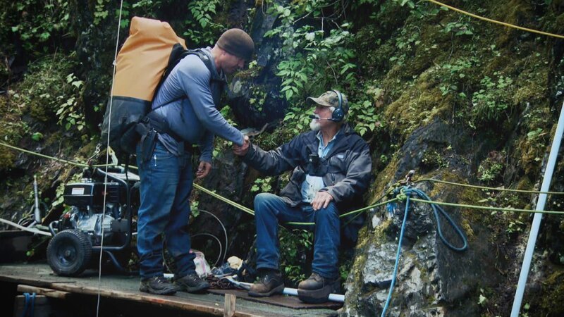On the right: Fred Hurt – Bild: Discovery Channel /​ Discovery Communications, LLC
