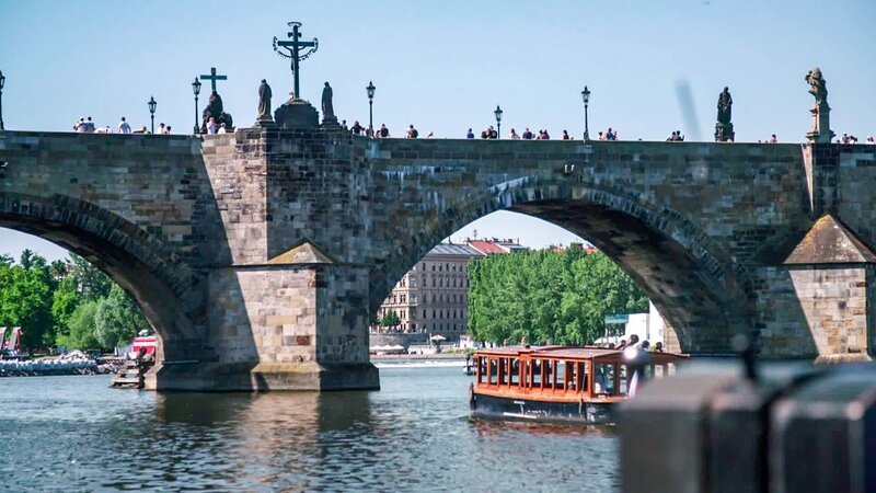 Karlsbrücke. – Bild: ORF