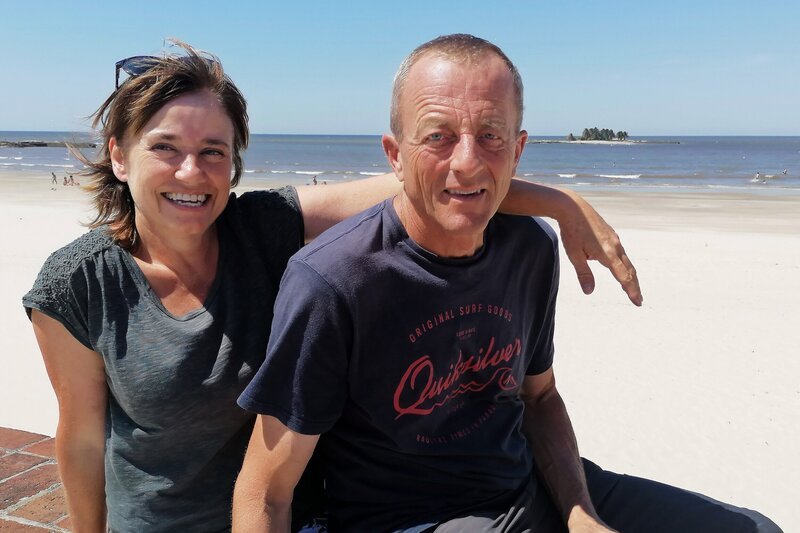 DOK – Auf und davon Staffel 11 (2020) Folge 1  Das Ehepaar Susanne und Ruedi Althaus startet in Uruguay ein neues Leben. – Bild: SRF