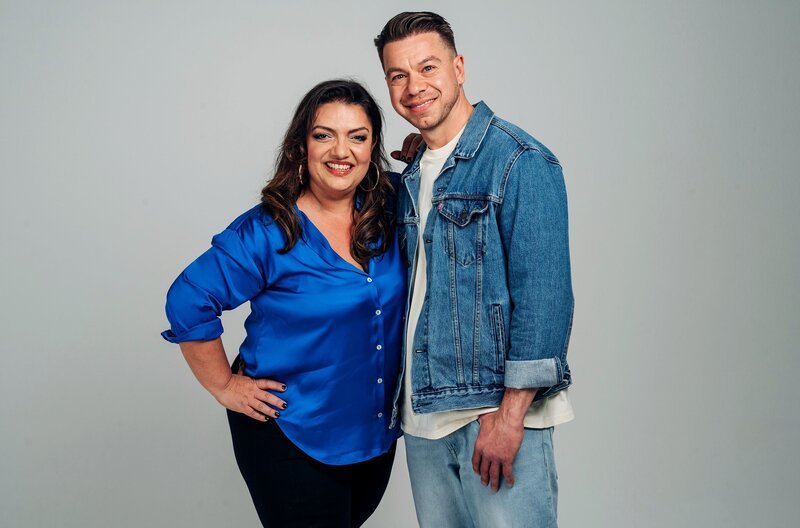 Die Moderatoren der SWR3 Morningshow: Anneta Politi und Kemal Goga. – Bild: SWR/SWR3/Niko Neithardt / SWR Presse/Bildkommunikation Die Moderatoren der SWR3 Morningshow: Anneta Politi und Kemal Goga. – Bild: SWR/SWR3/Niko Neithardt / SWR Presse/Bildkommunikation