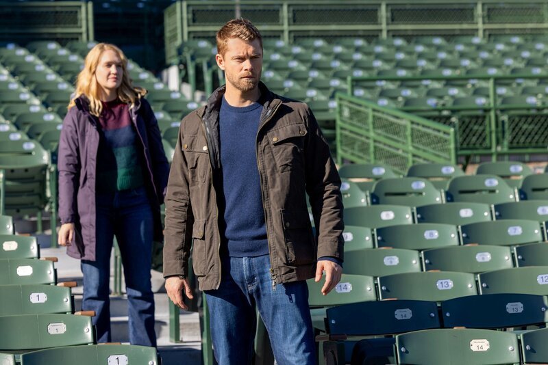 CHICAGO MED -- „Our So Called Lives“ Episode 1111 -- Pictured: (l-r) Hope Lauren as Lynne Murphy, Luke Mitchell as Dr. Mitch Ripley. – Bild: NBC /​ NBCUniversal Media, LLC.