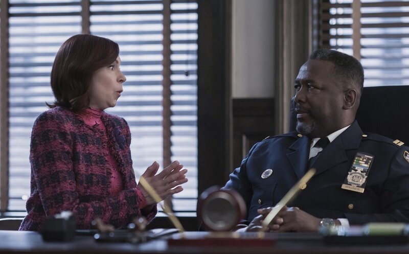 Carrie Preston (Elsbeth Tascioni), Wendell Pierce (Wagner) – Bild: CBS Broadcasting Inc. /​ Michael Parmelee