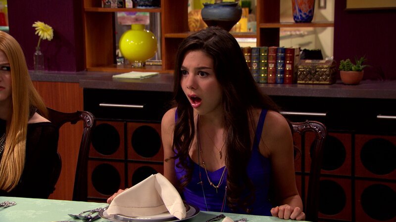 Phoebe Thunderman (Kira Kosarin, r.) – Bild: Paramount